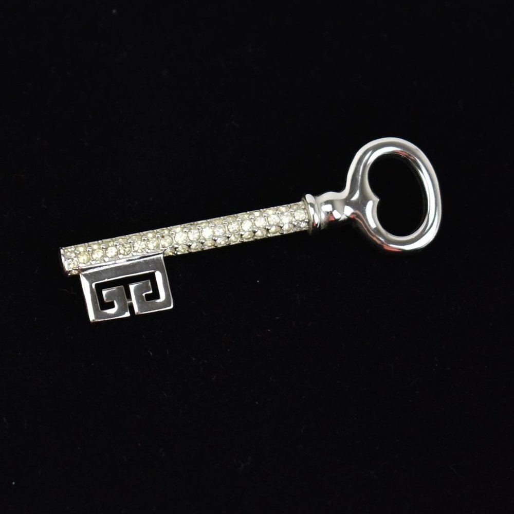 GG SILVER DOUBLE G KEY NECKLACE